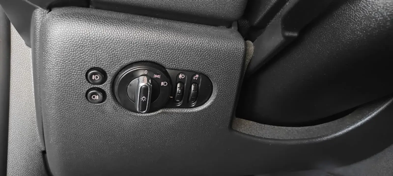 MINI 3 Portas One D 29