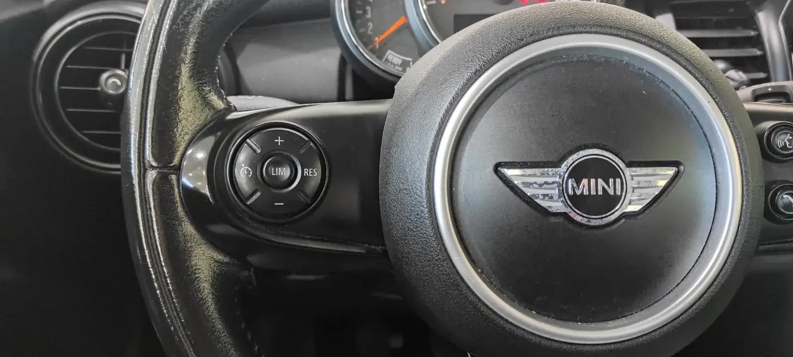 MINI 3 Portas One D 30