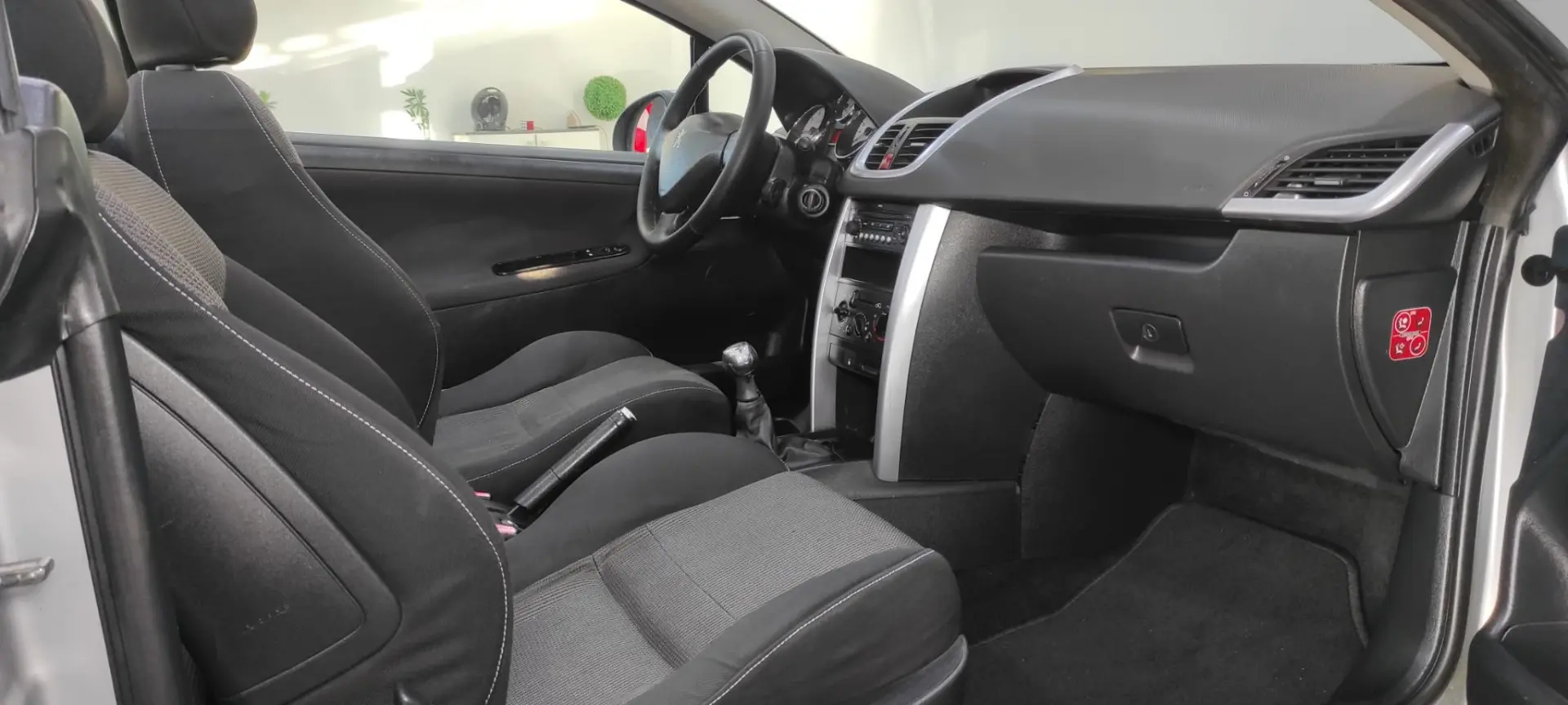 Peugeot 207 CC 1.6 16V 24