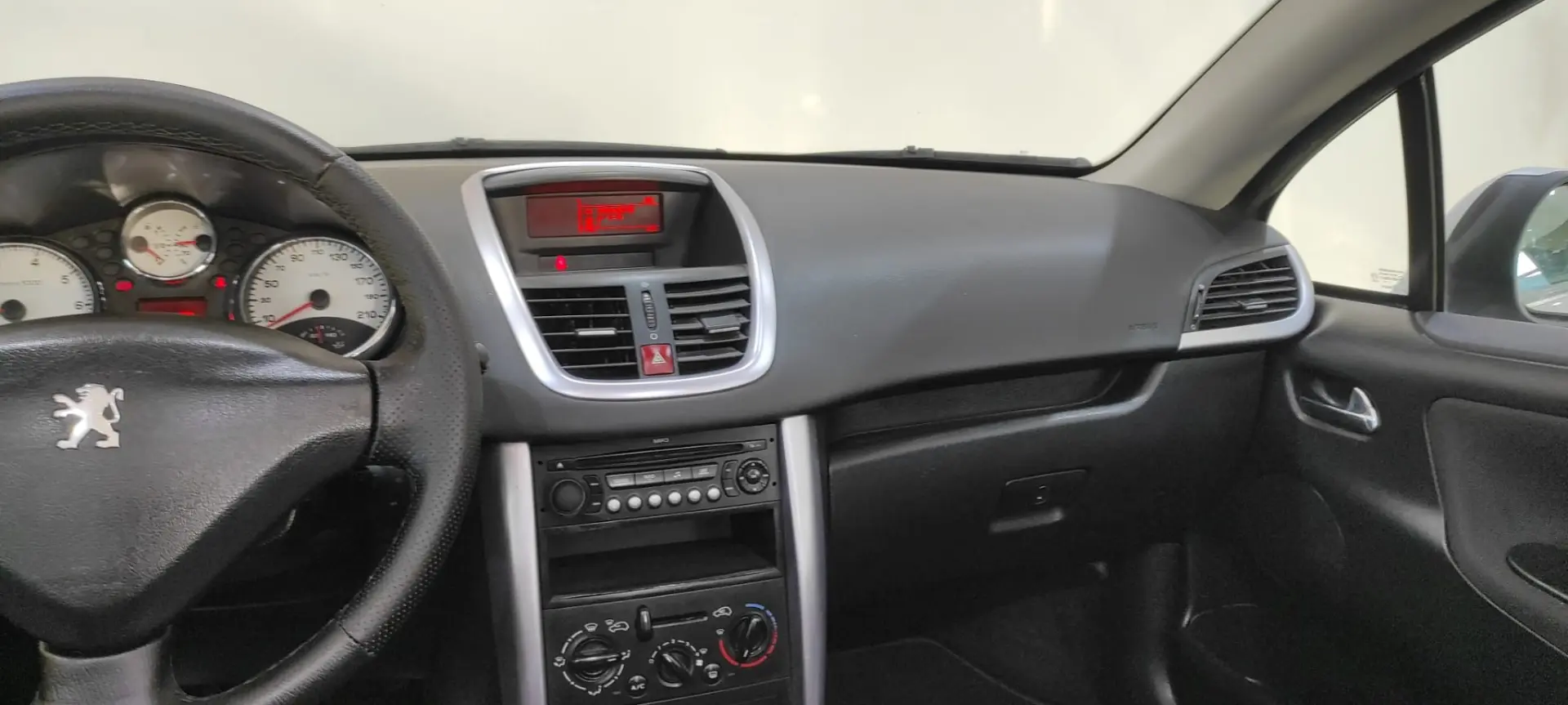 Peugeot 207 CC 1.6 16V 28