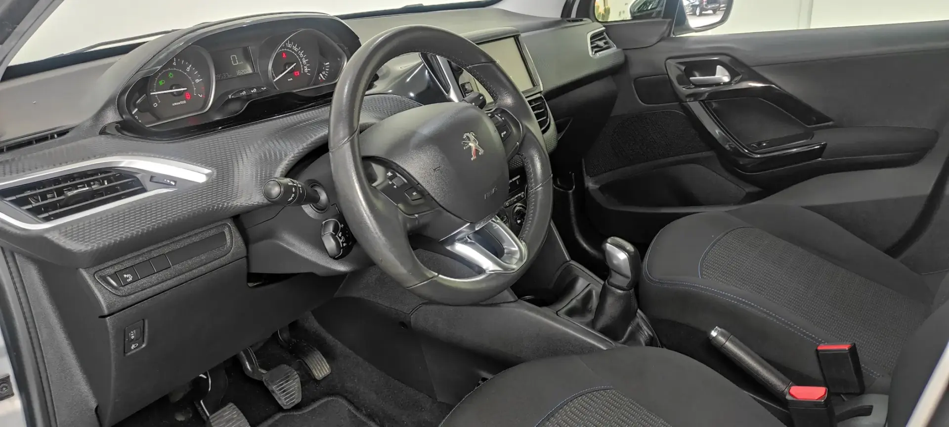 Peugeot 208 1.2 PureTech Style 5