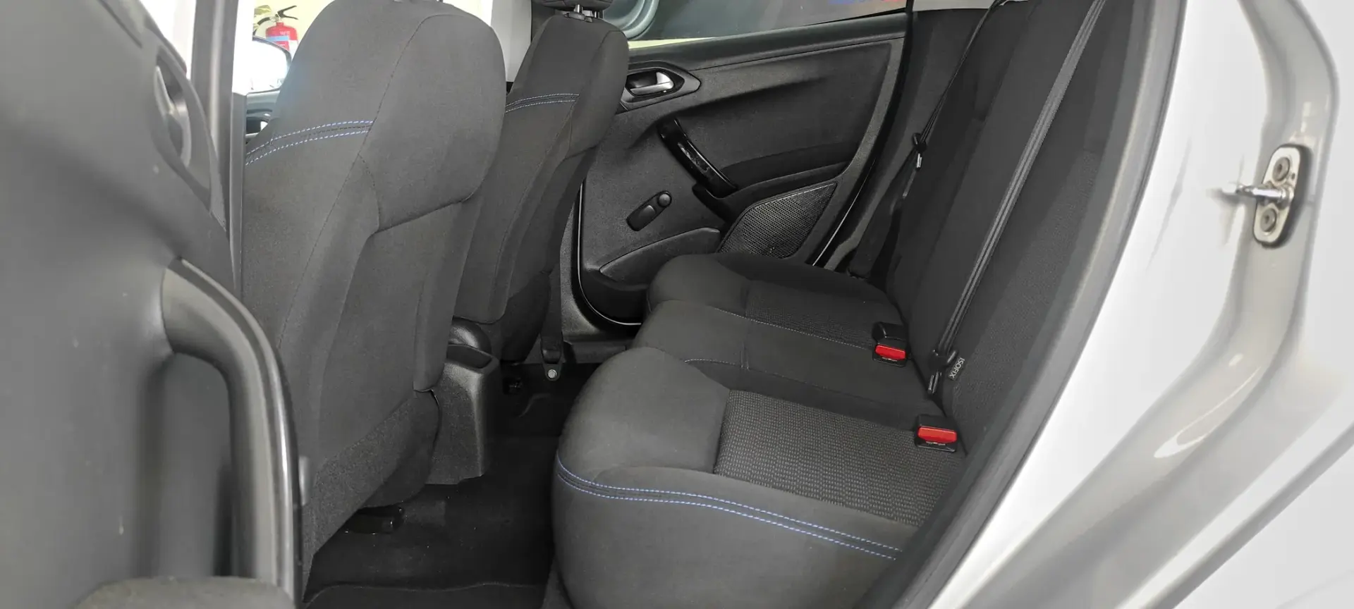 Peugeot 208 1.2 PureTech Style 6