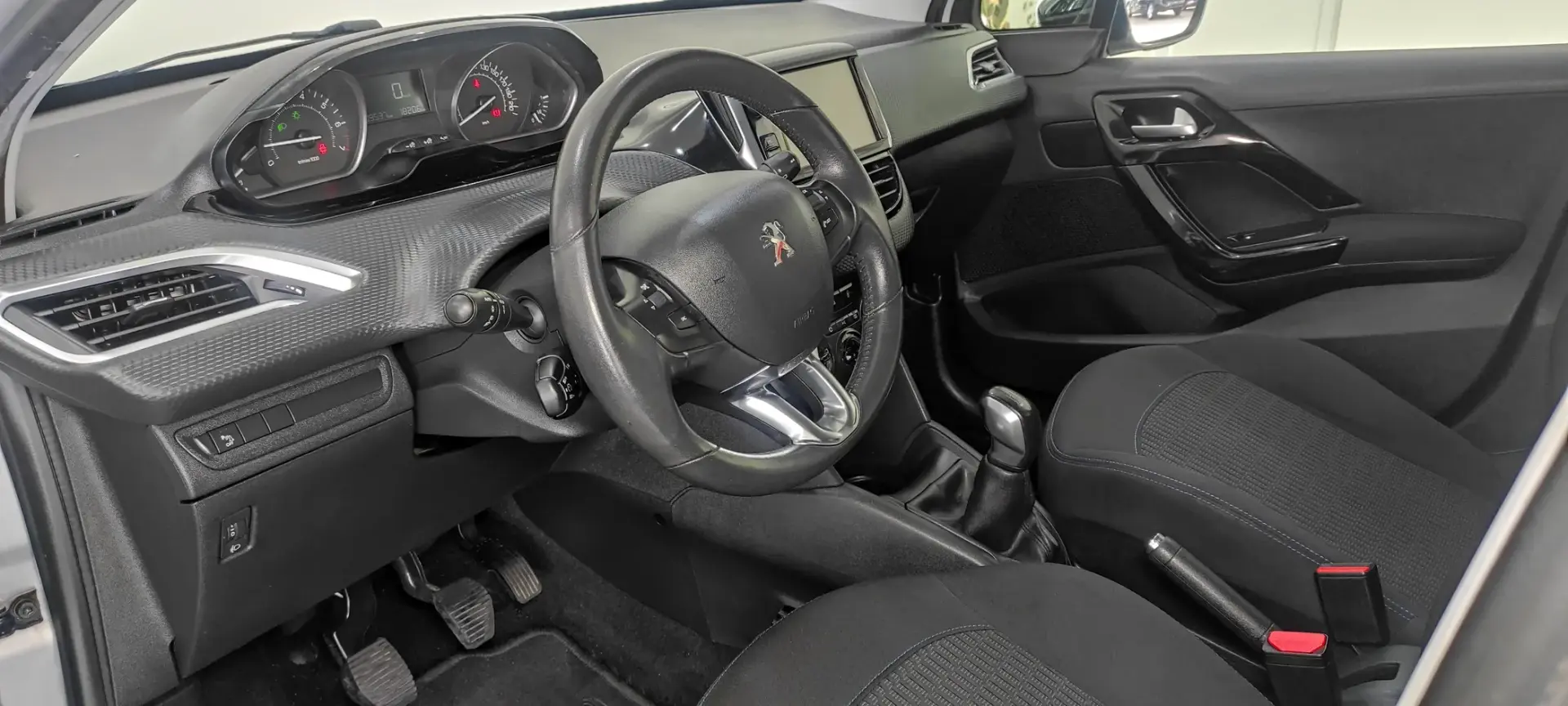 Peugeot 208 1.2 PureTech Style 16