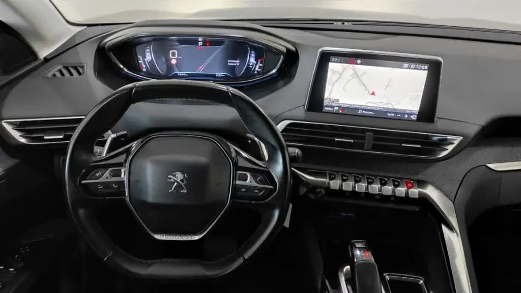 Peugeot 3008 1.2 PureTech Allure EAT8 9