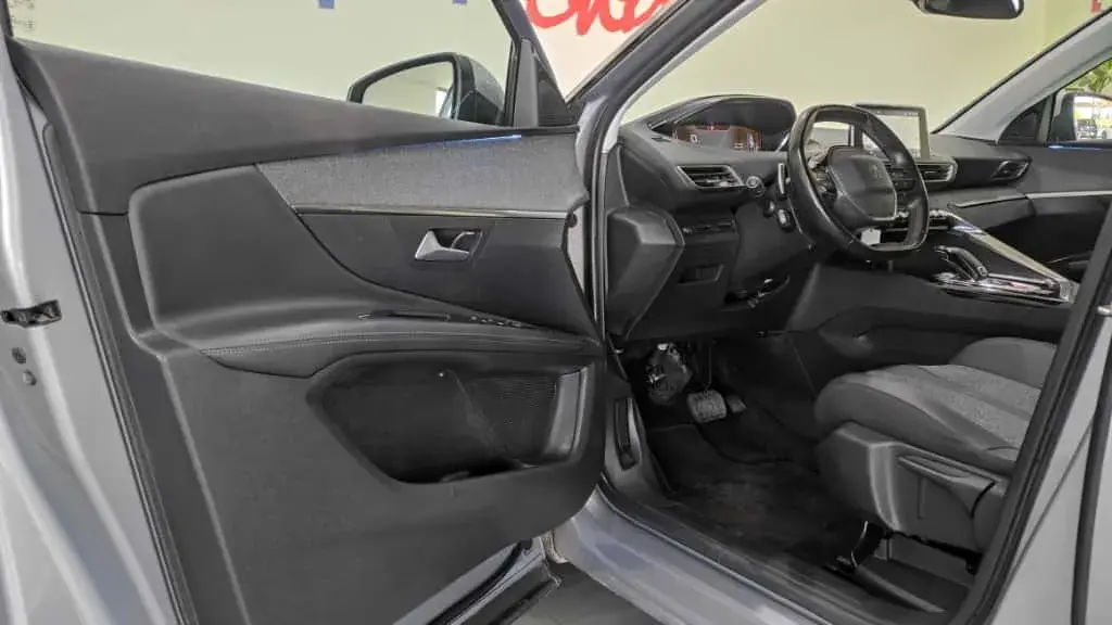 Peugeot 3008 1.2 PureTech Allure EAT8 15