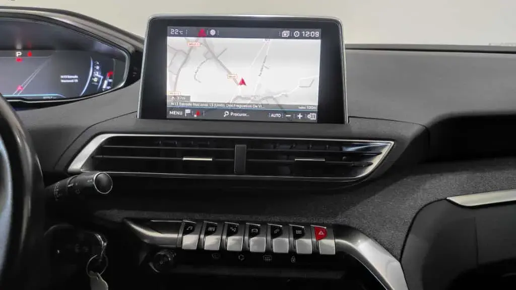 Peugeot 3008 1.2 PureTech Allure EAT8 27