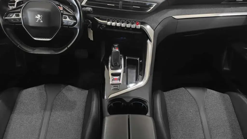 Peugeot 3008 1.2 PureTech Allure EAT8 37