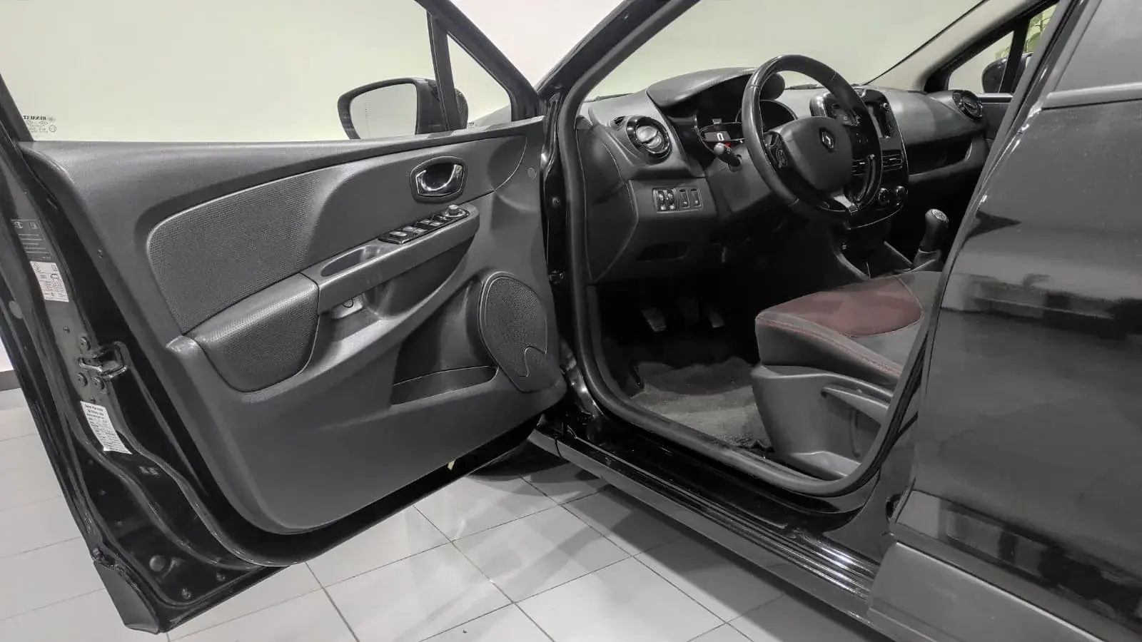 Renault Clio Sport Tourer 1.5 dCi Dynamique S 15