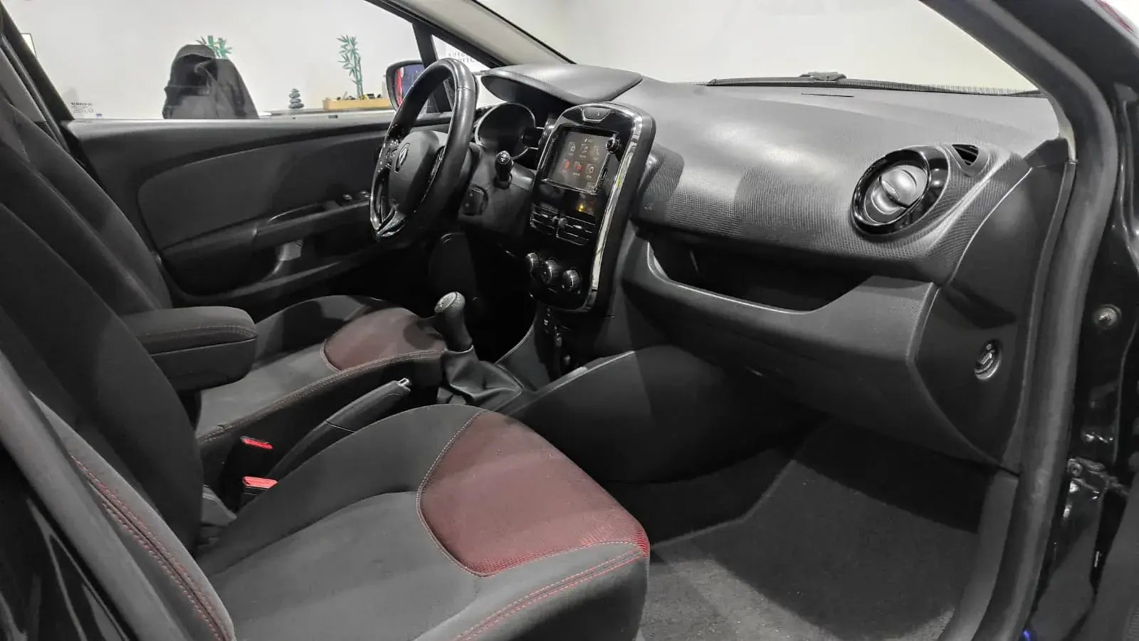 Renault Clio Sport Tourer 1.5 dCi Dynamique S 23