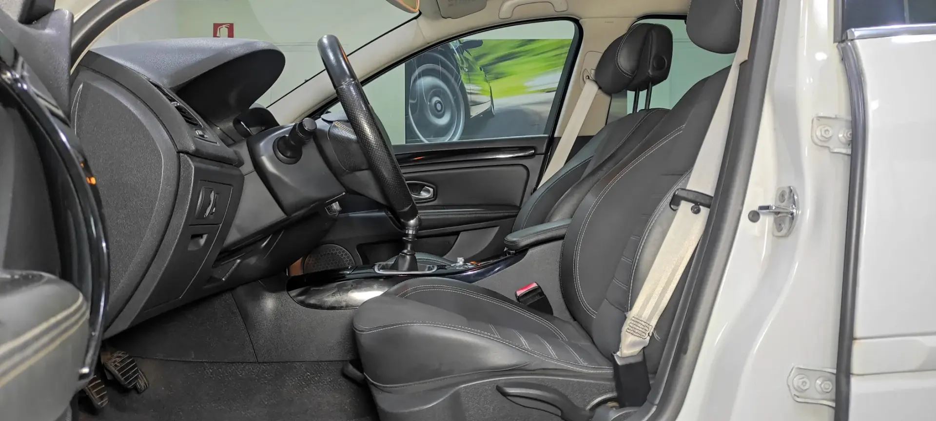 Renault Laguna Break 2.0 dCi GT 17