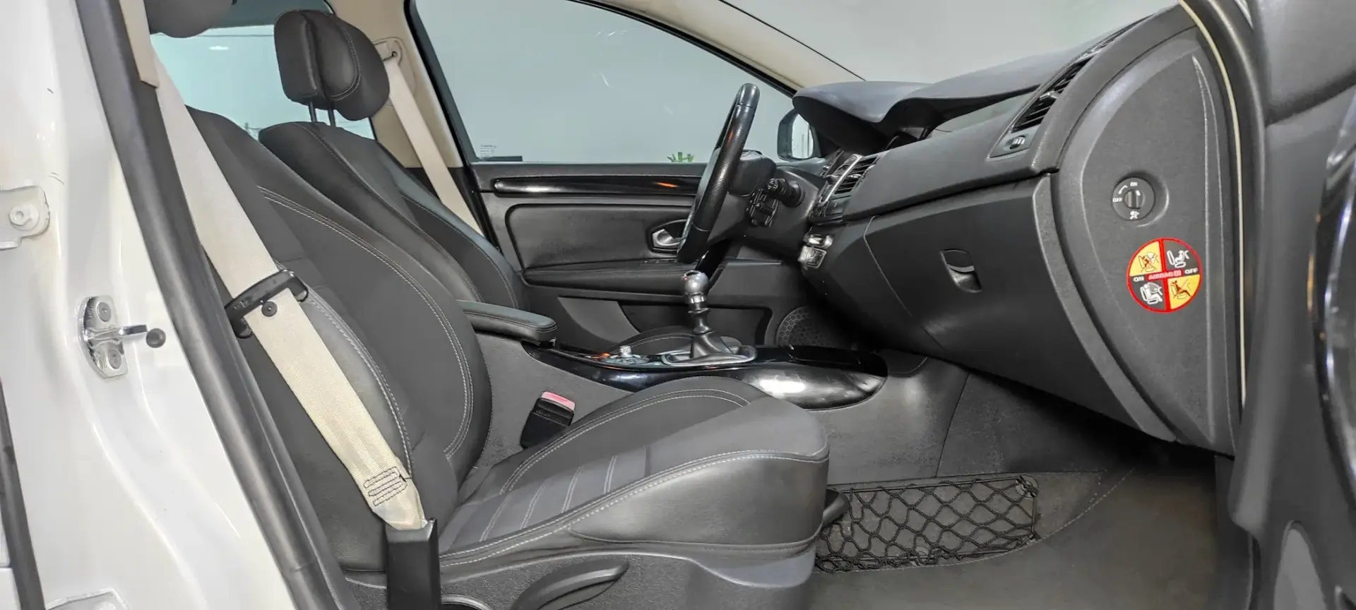 Renault Laguna Break 2.0 dCi GT 23