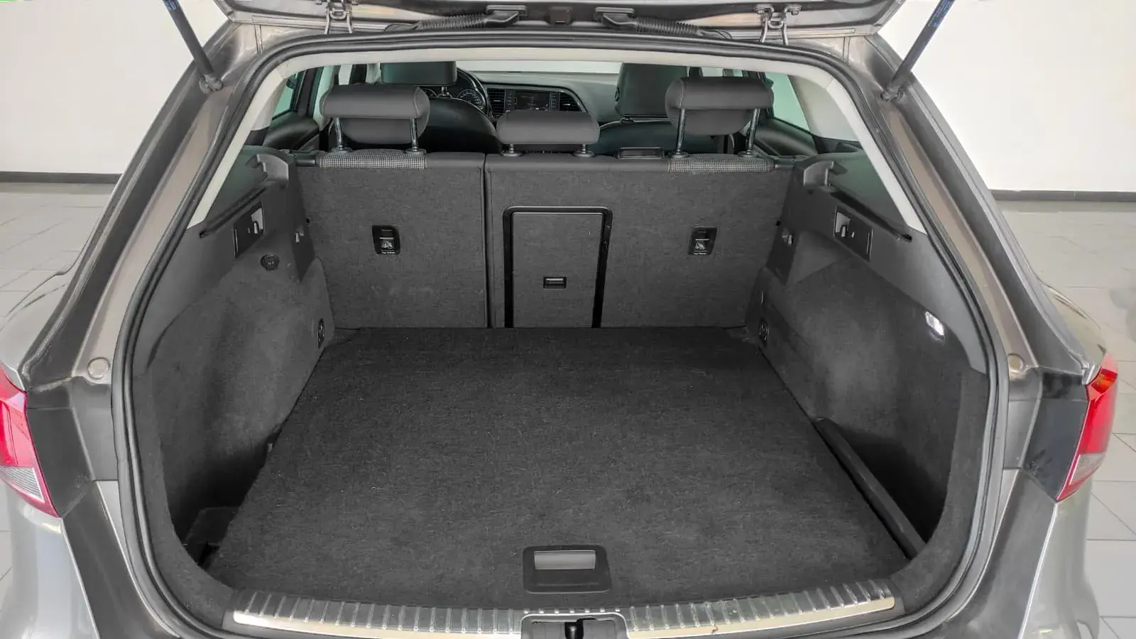 SEAT Leon X-Perience 1.6 TDi 19