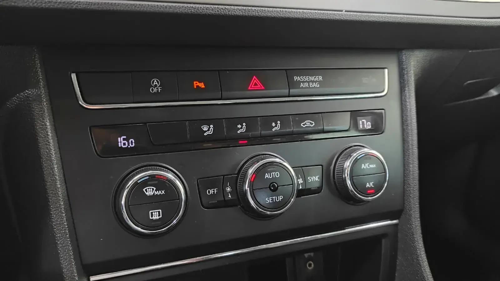 SEAT Leon X-Perience 1.6 TDi 33