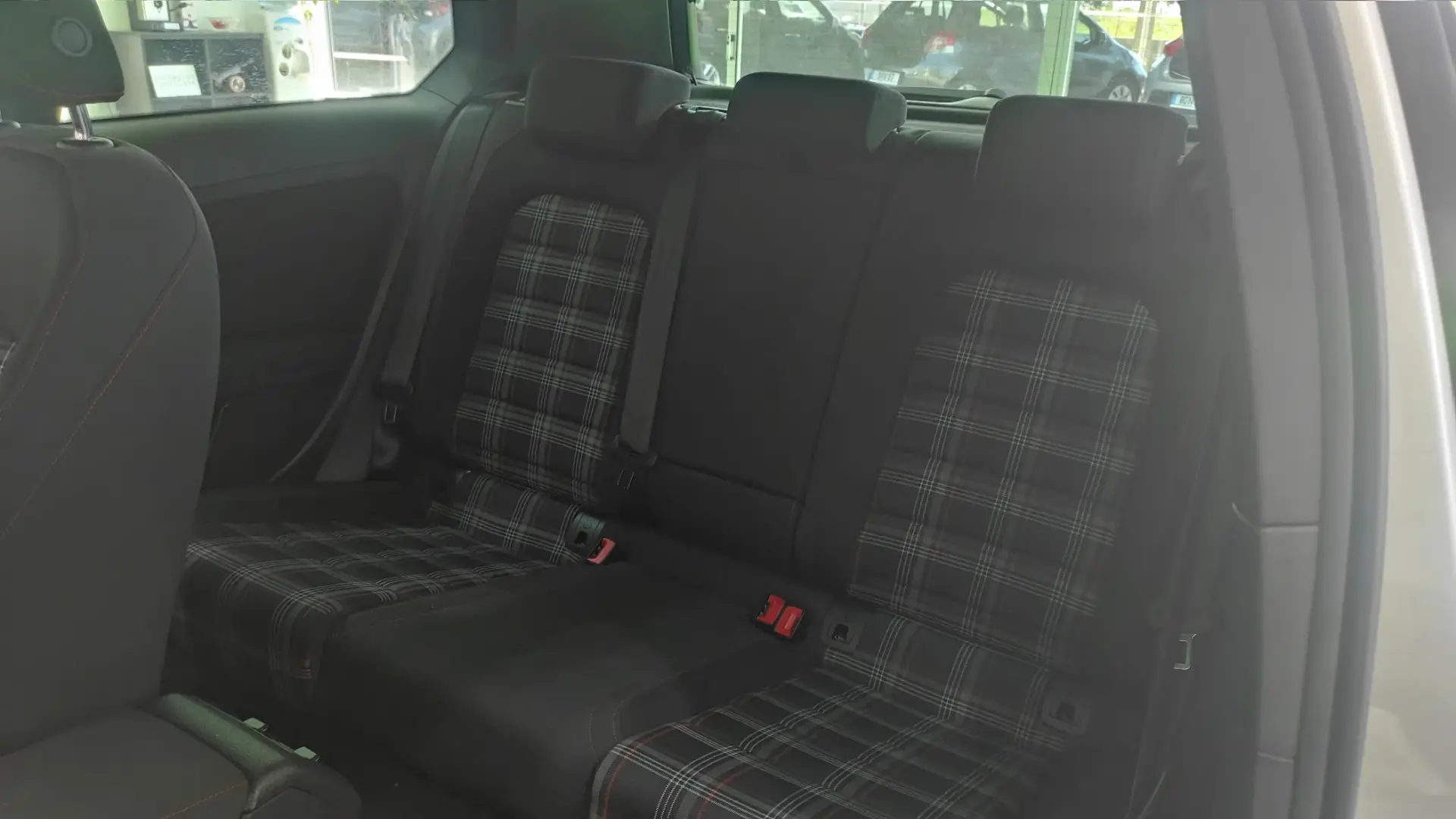 Volkswagen Golf 2.0 TSi GTi Performance 6