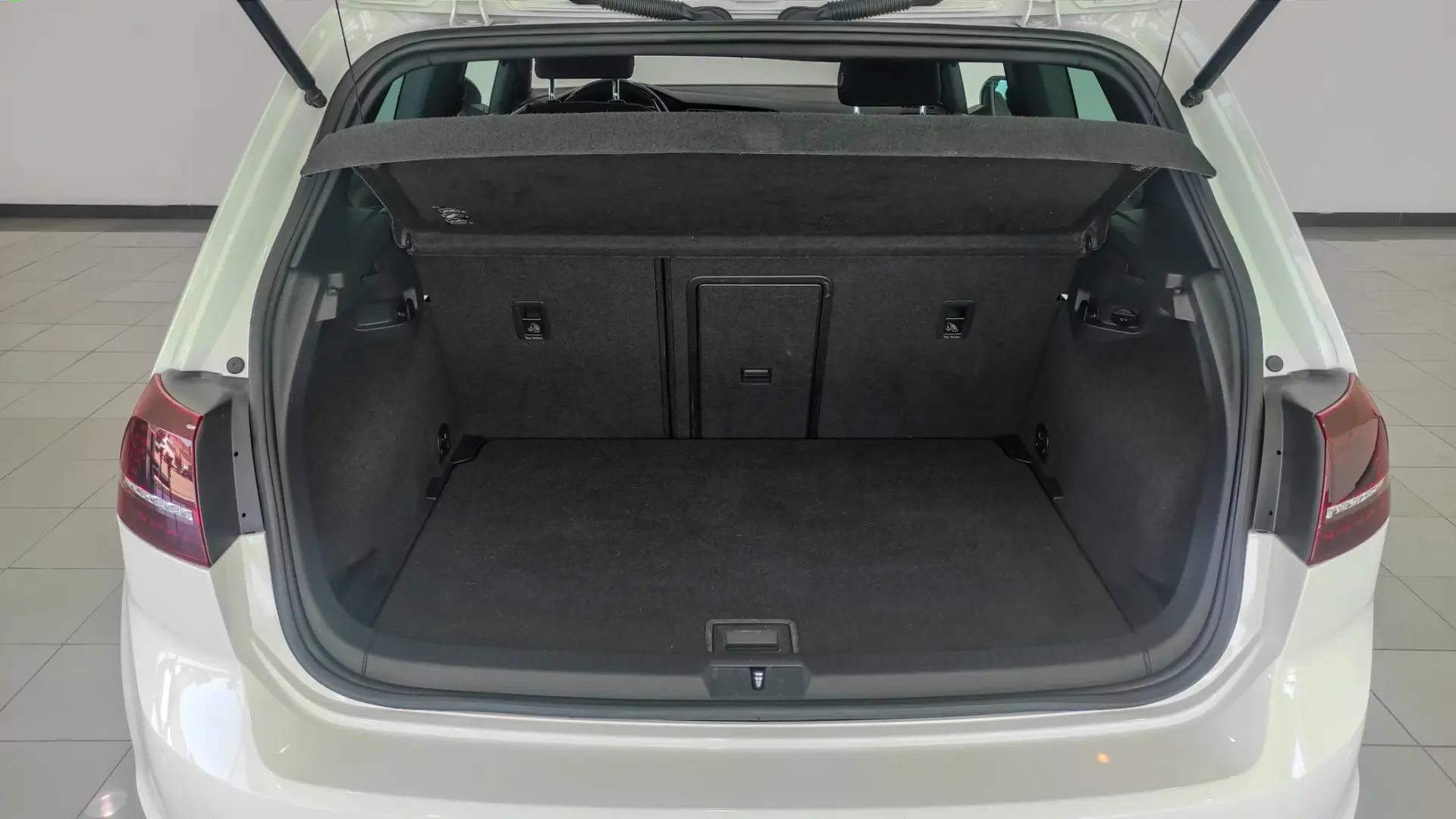 Volkswagen Golf 2.0 TSi GTi Performance 19