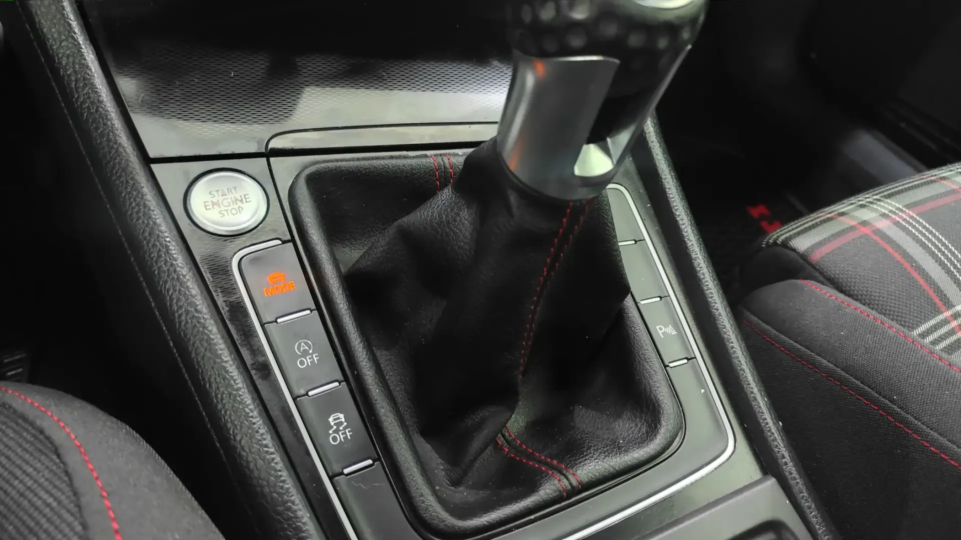 Volkswagen Golf 2.0 TSi GTi Performance 32