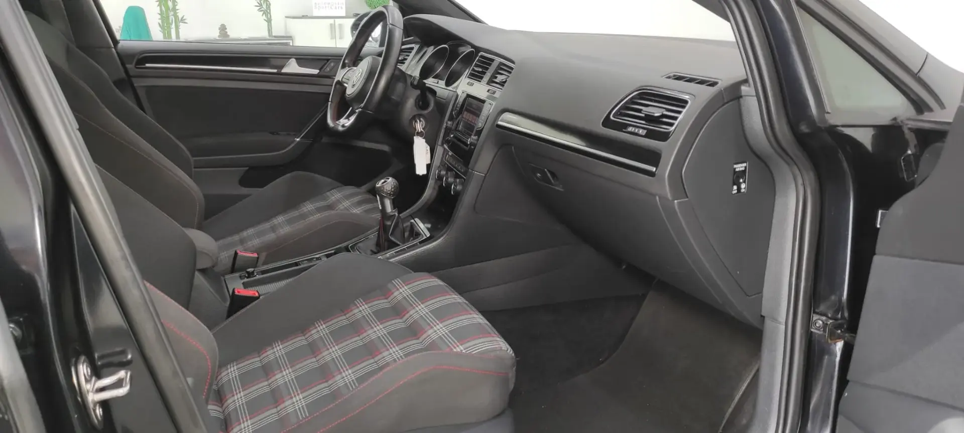 Volkswagen Golf GTI BlueMotion 7