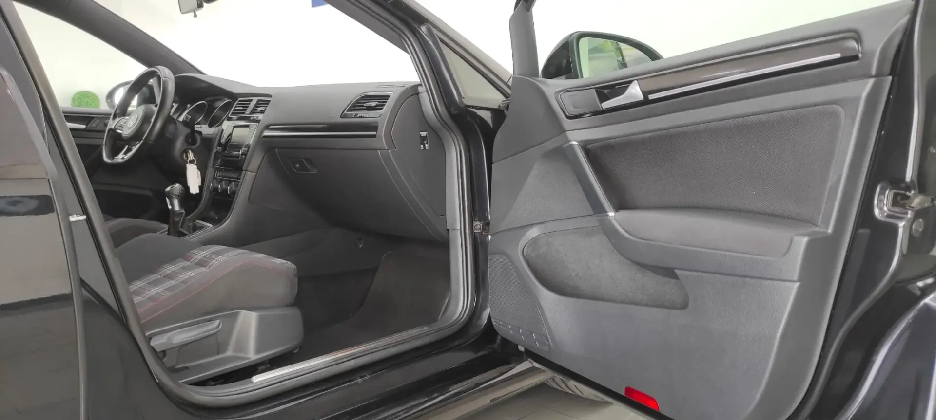 Volkswagen Golf GTI BlueMotion 21