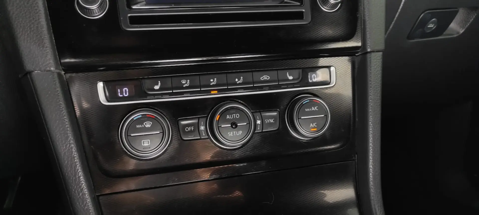 Volkswagen Golf GTI BlueMotion 28