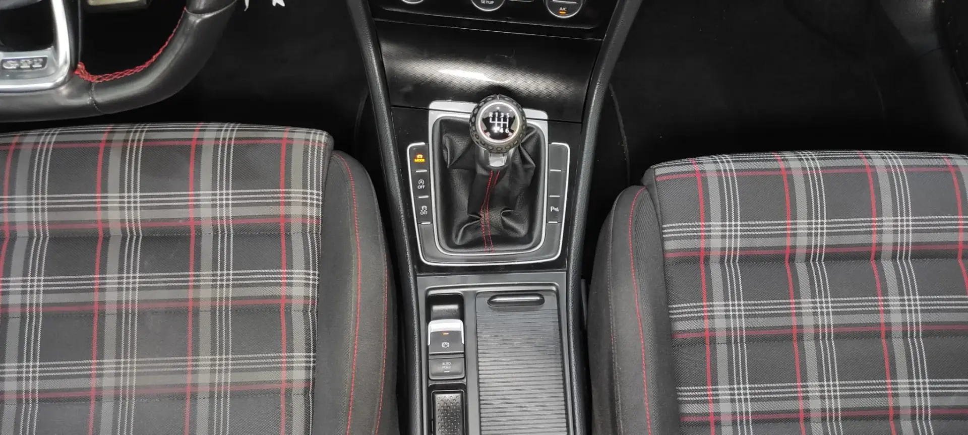 Volkswagen Golf GTI BlueMotion 29