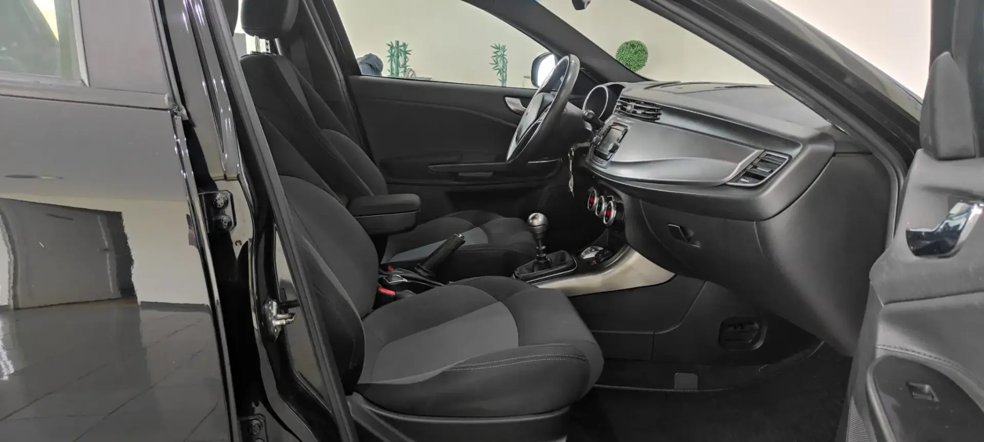 Alfa Romeo Giulietta 1.6 JTDM Exclusive 22