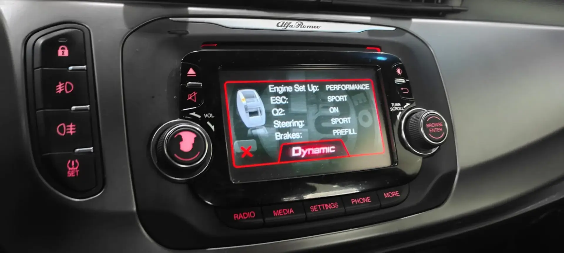 Alfa Romeo Giulietta 1.6 JTDM Exclusive 32