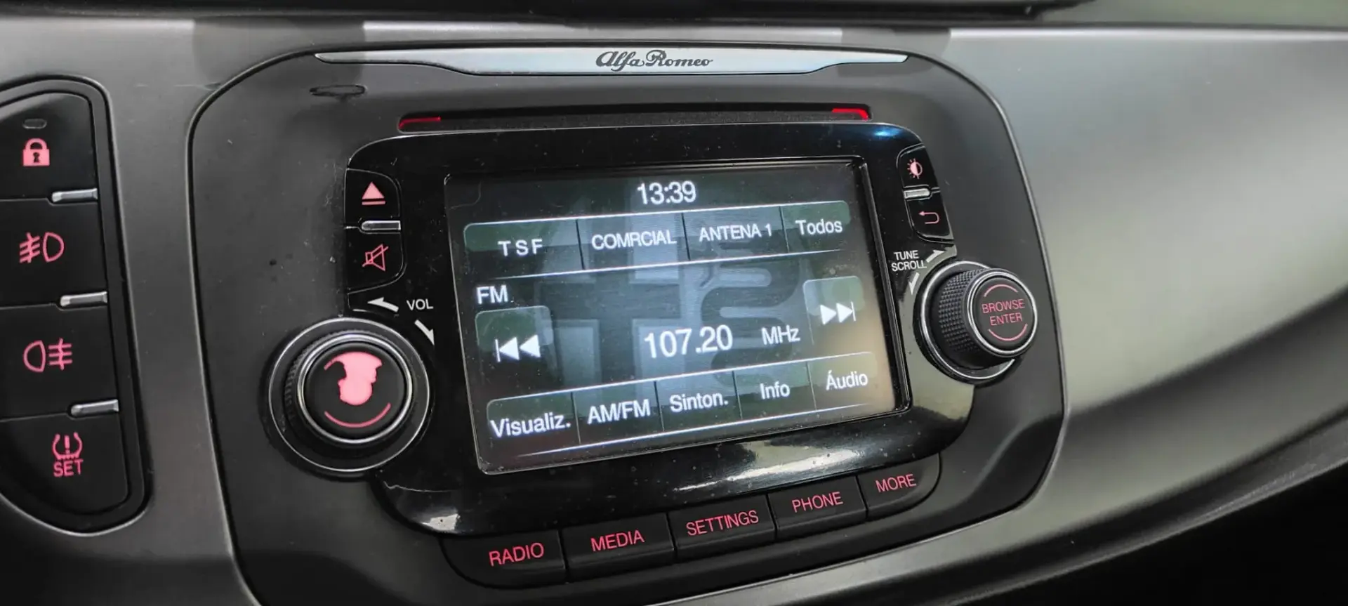 Alfa Romeo Giulietta 1.6 JTDM Exclusive 34