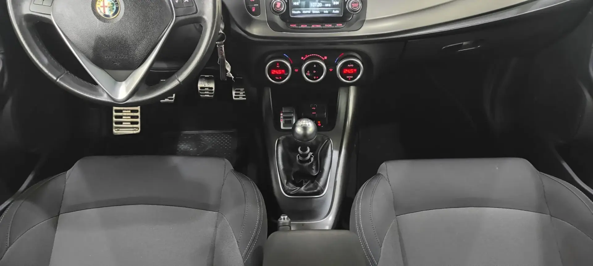 Alfa Romeo Giulietta 1.6 JTDM Exclusive 37