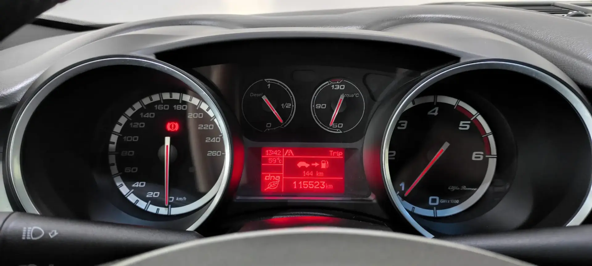 Alfa Romeo Giulietta 1.6 JTDM Exclusive 38