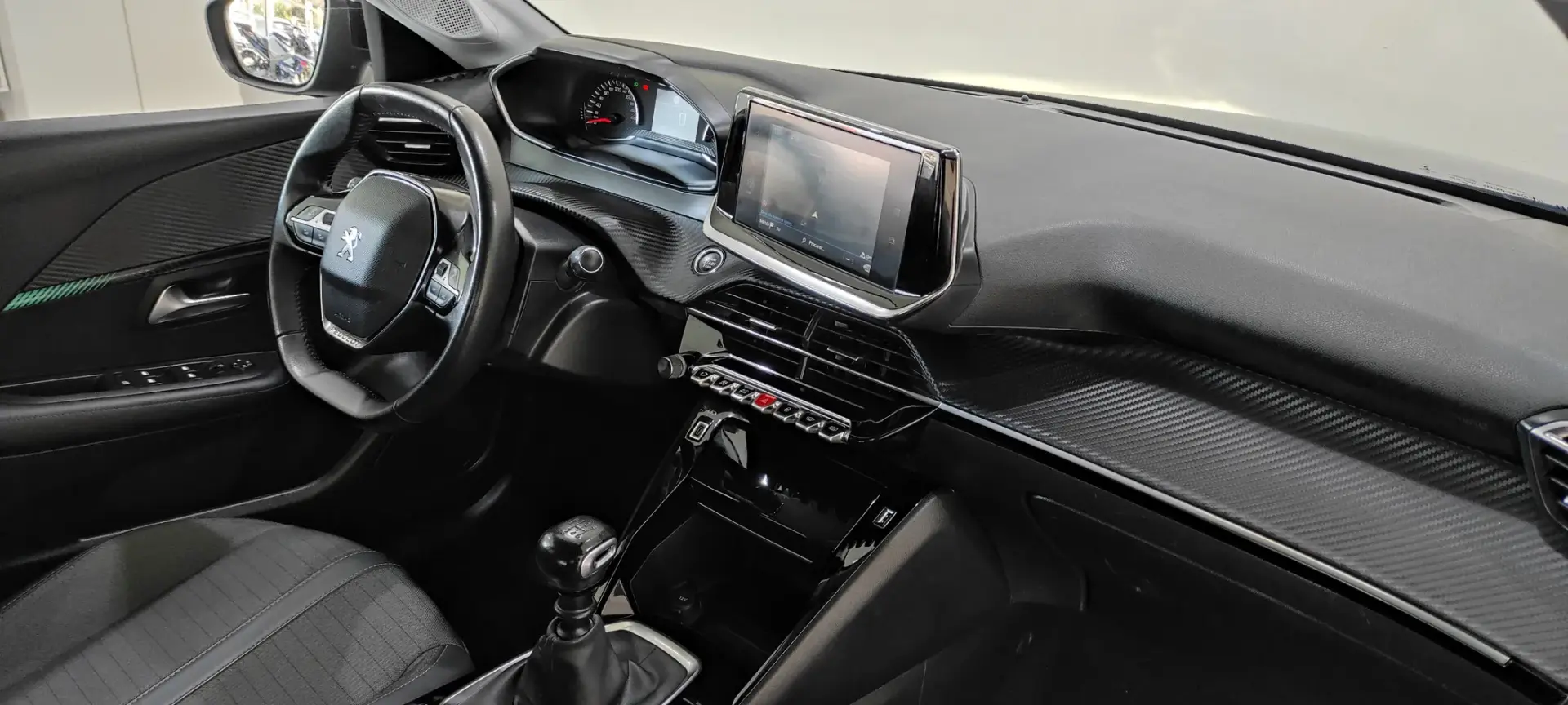 Peugeot 208 1.2 PureTech Allure 7