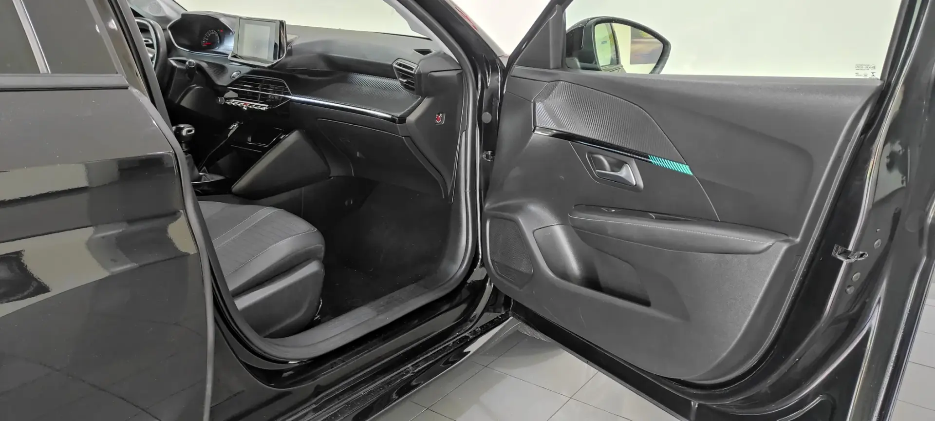 Peugeot 208 1.2 PureTech Allure 21