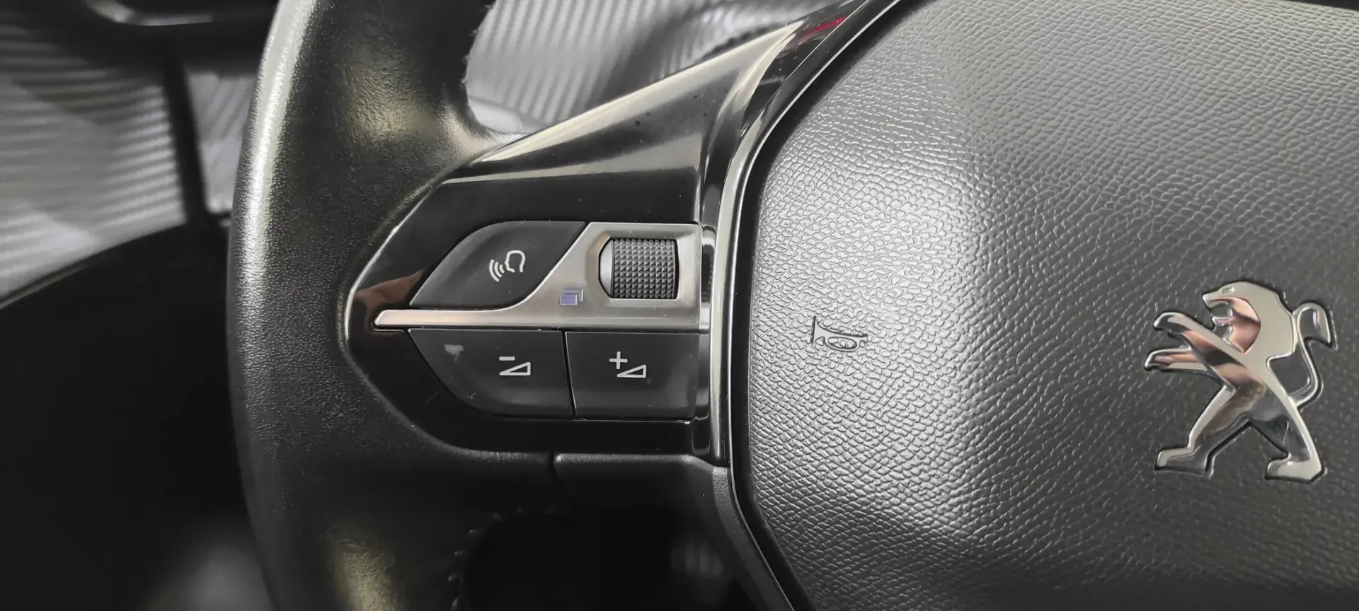 Peugeot 208 1.2 PureTech Allure 38