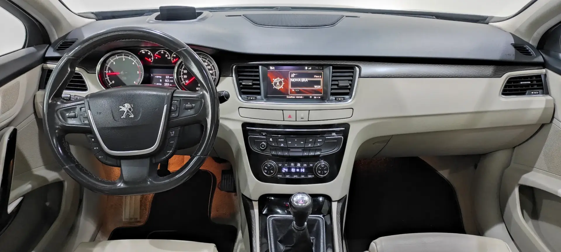 Peugeot 508 SW 2.0 HDi Allure J18 8