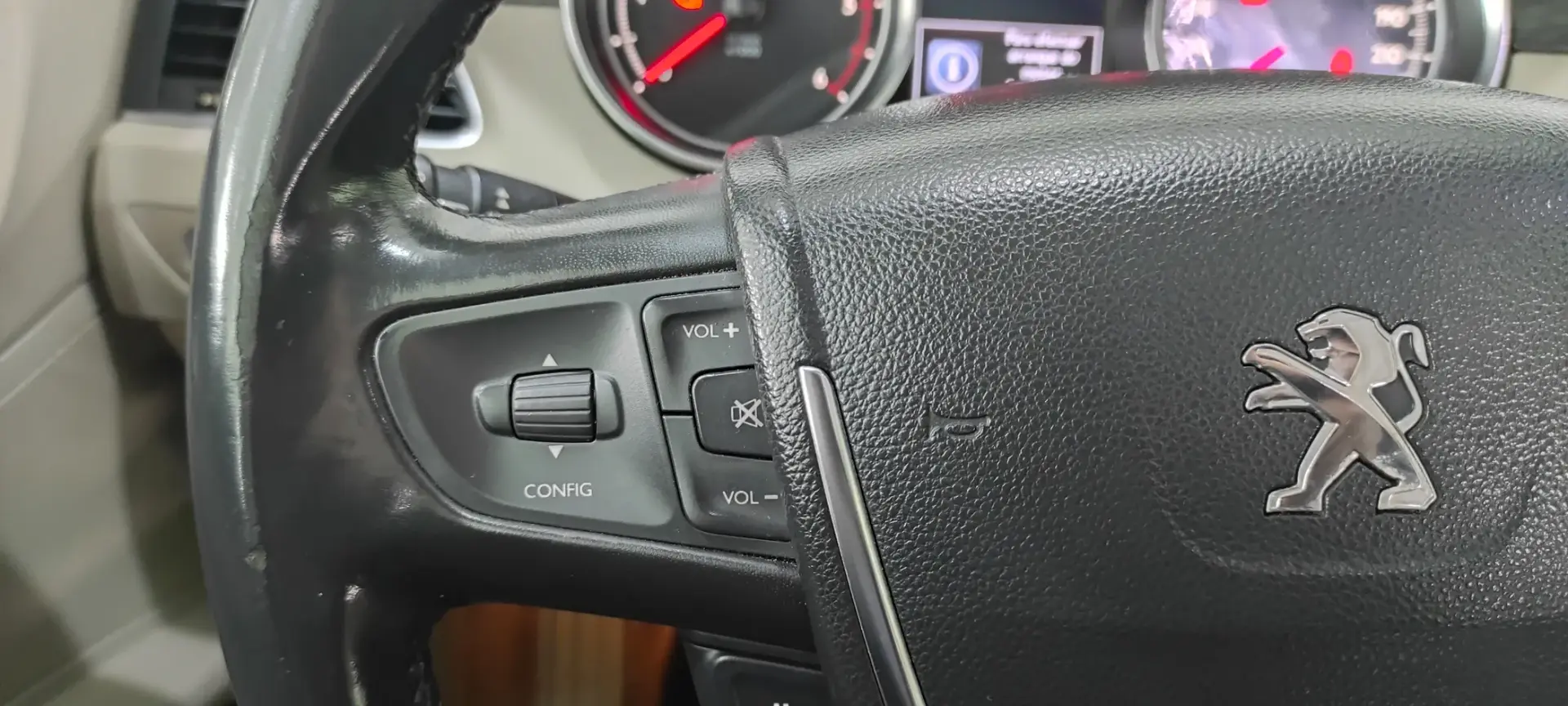 Peugeot 508 SW 2.0 HDi Allure J18 32