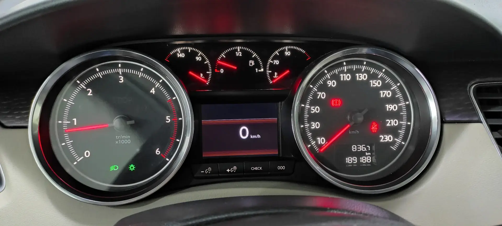 Peugeot 508 SW 2.0 HDi Allure J18 33