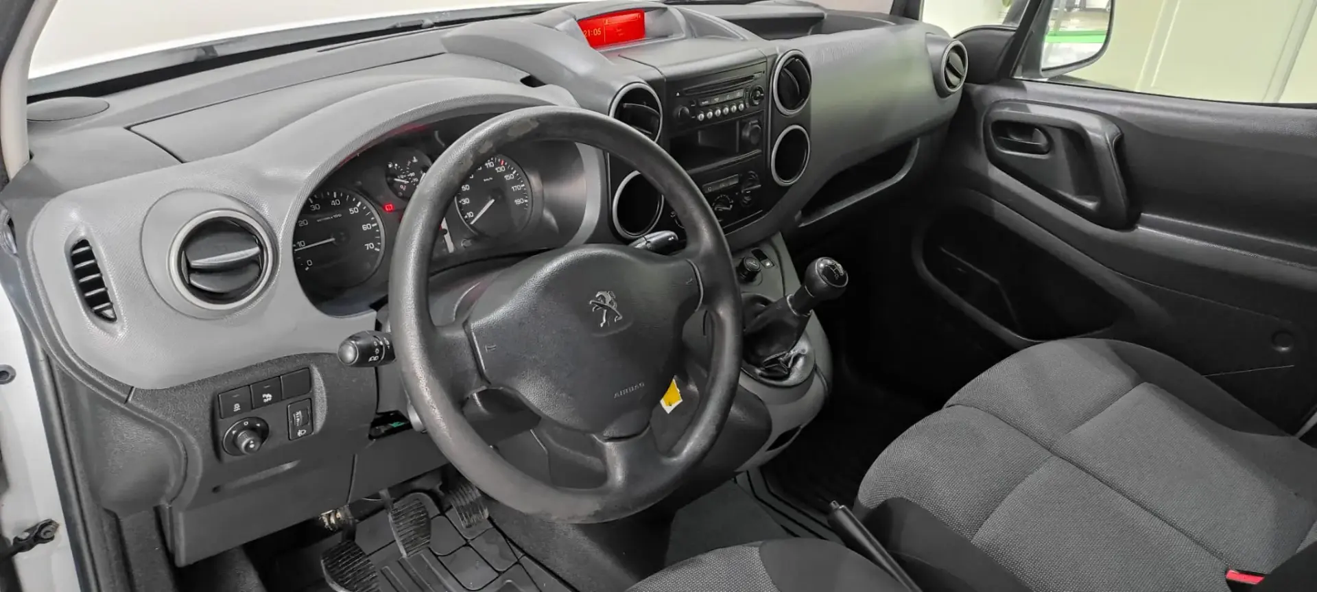 Peugeot Partner 1.6 BlueHDi L1 Pro 3L 17