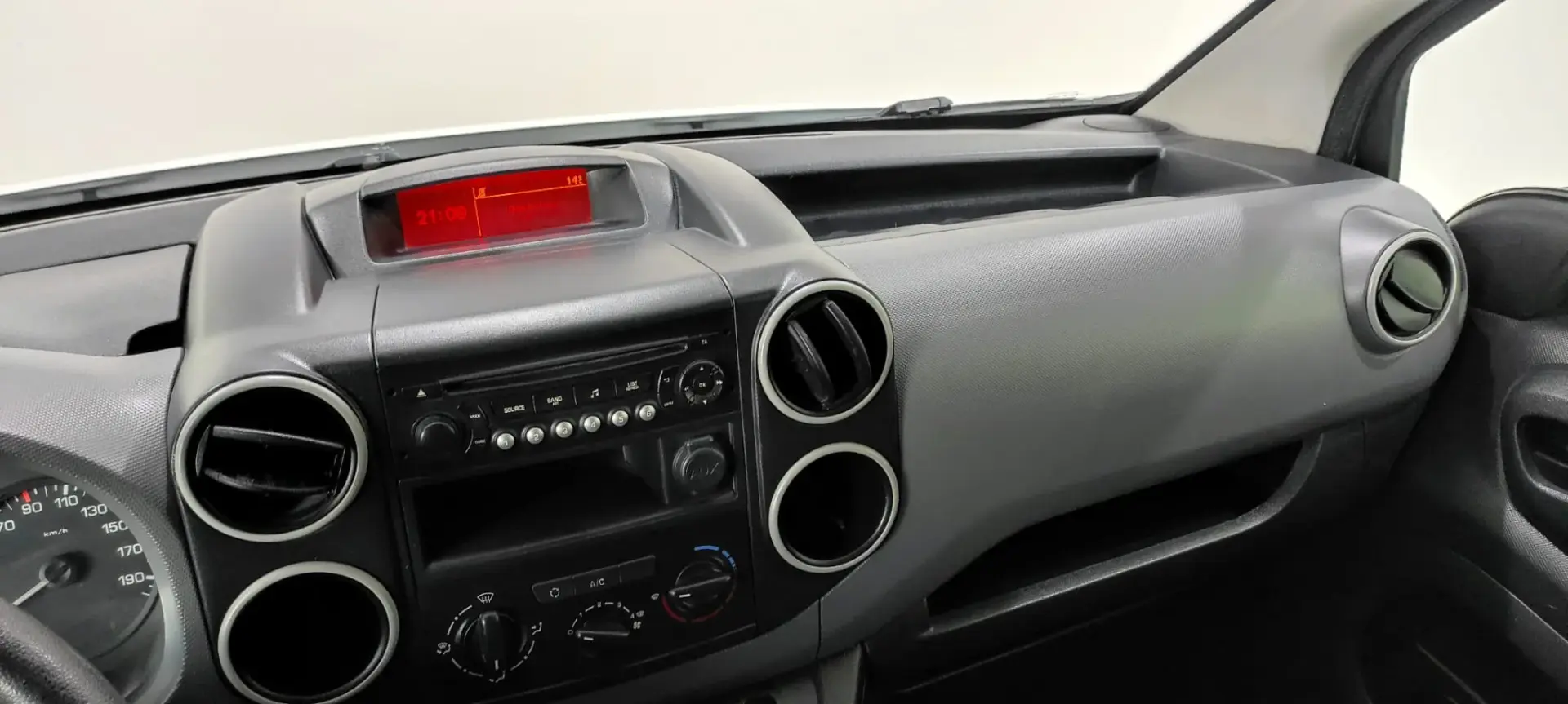 Peugeot Partner 1.6 BlueHDi L1 Pro 3L 28