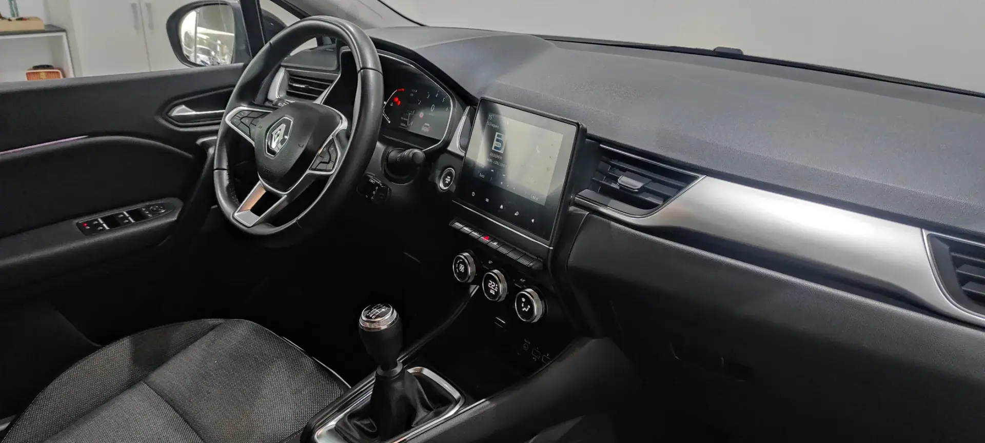 Renault Captur 1.0 TCe Intens Bi-Fuel 22