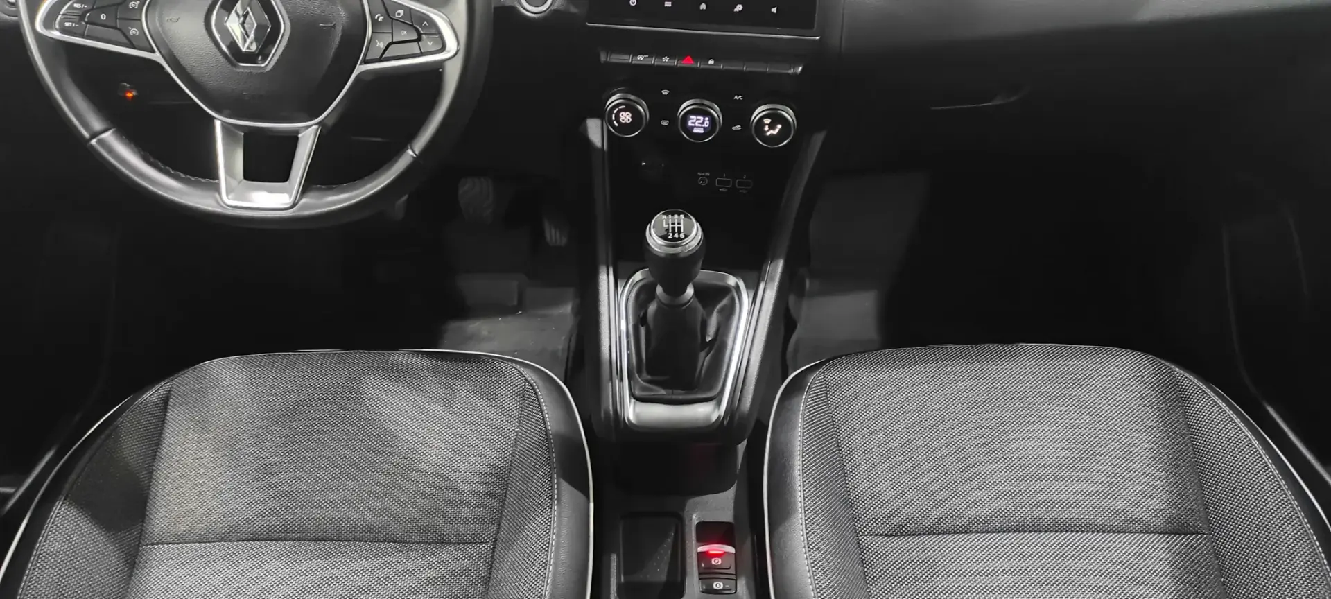 Renault Captur 1.0 TCe Intens Bi-Fuel 34