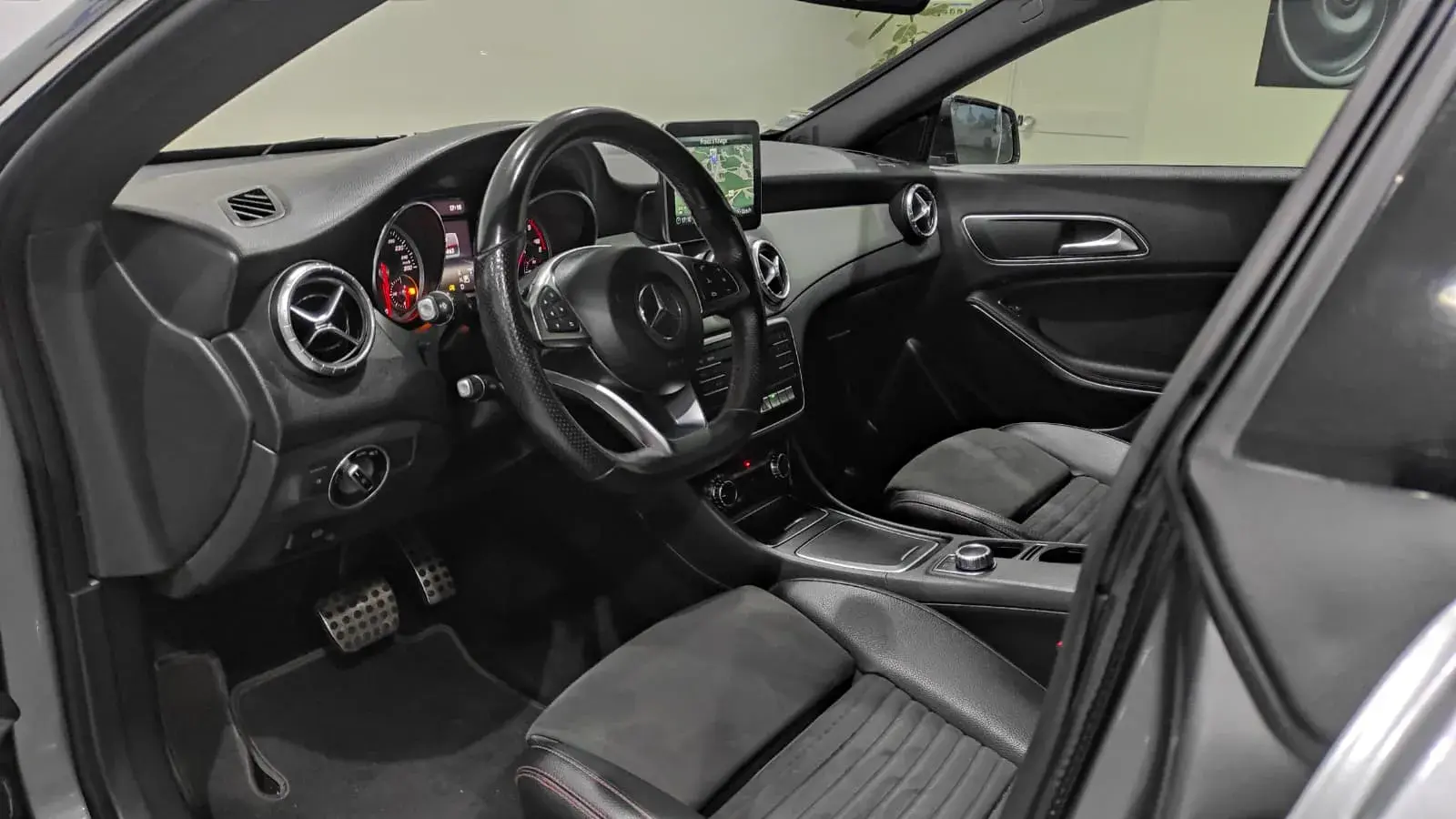 Mercedes-Benz CLA 200 d AMG Line Aut. 5