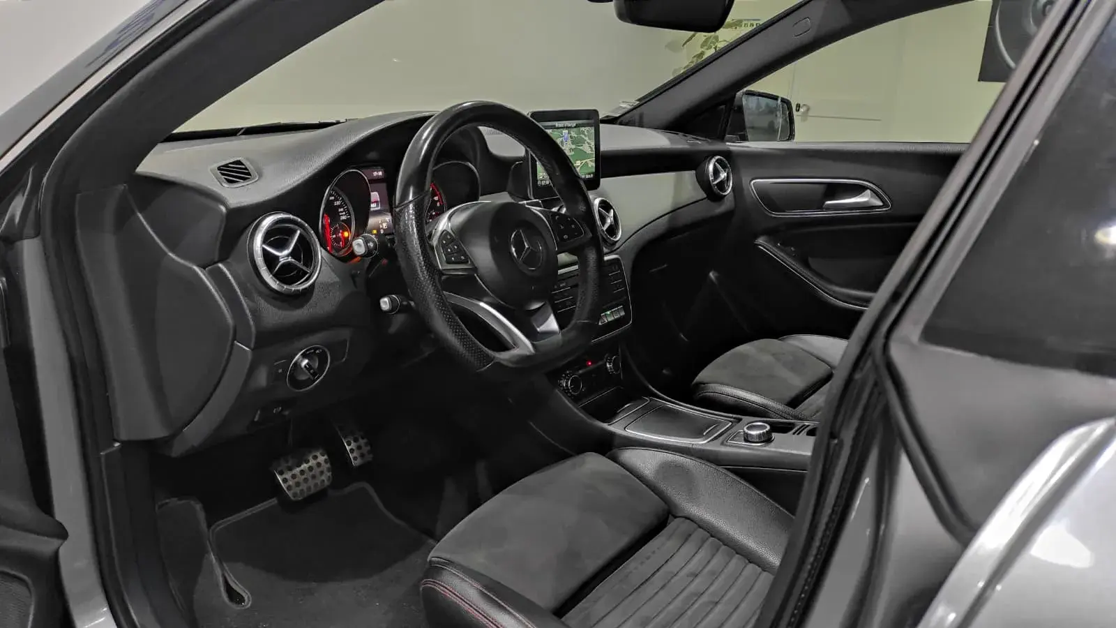 Mercedes-Benz CLA 200 d AMG Line Aut. 16