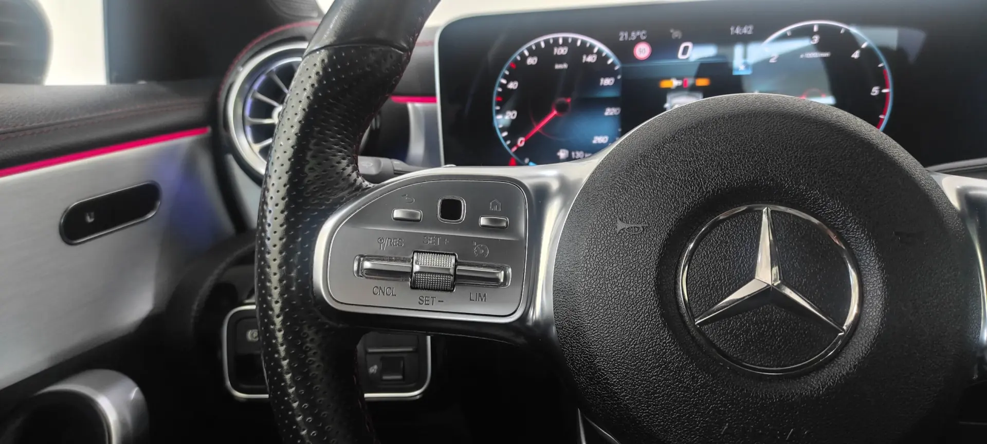 Mercedes-Benz CLA 200 d AMG Line Aut. 29