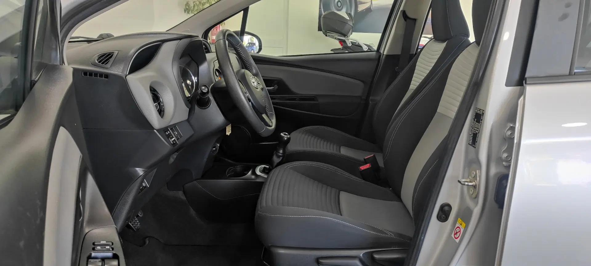 Toyota Yaris 1.0 VVT-i Comfort 16