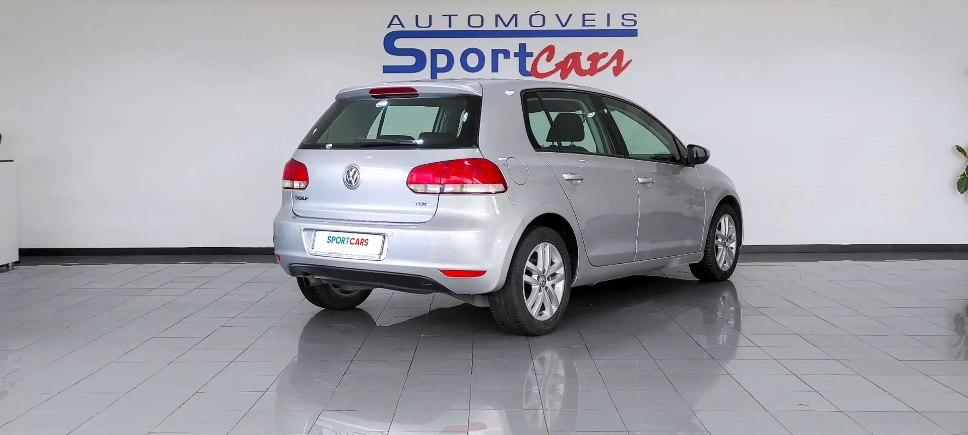 Volkswagen Golf 1.6 TDi Confortline 13