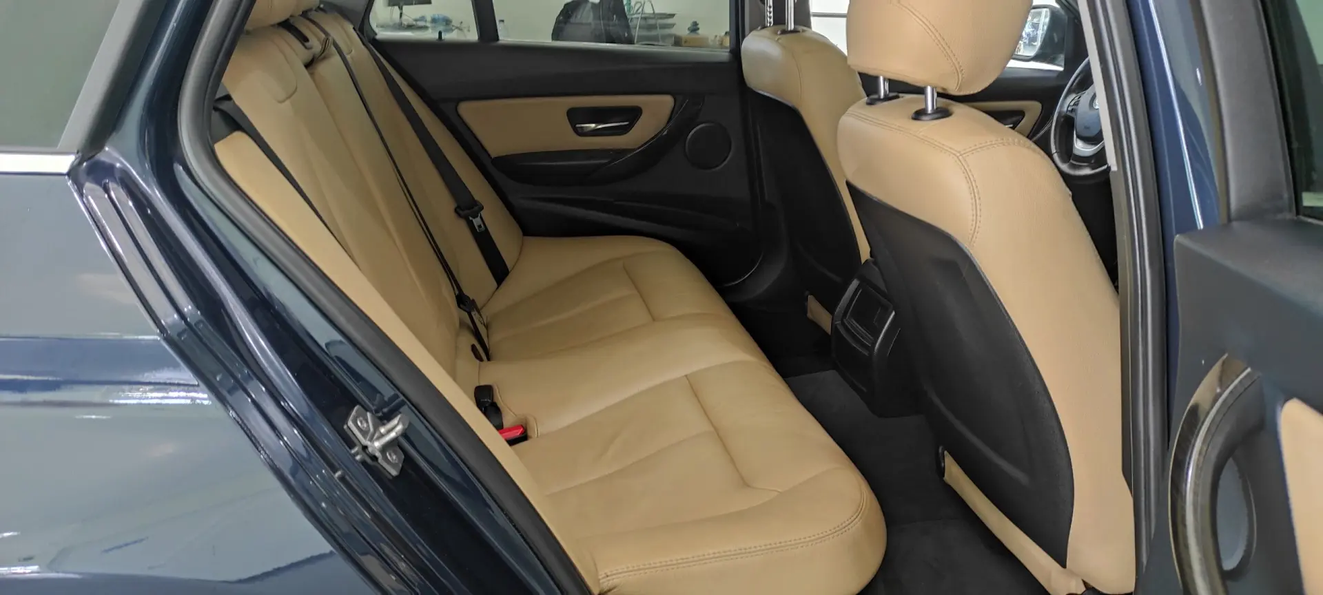 BMW 318 d Auto Line Luxury 23