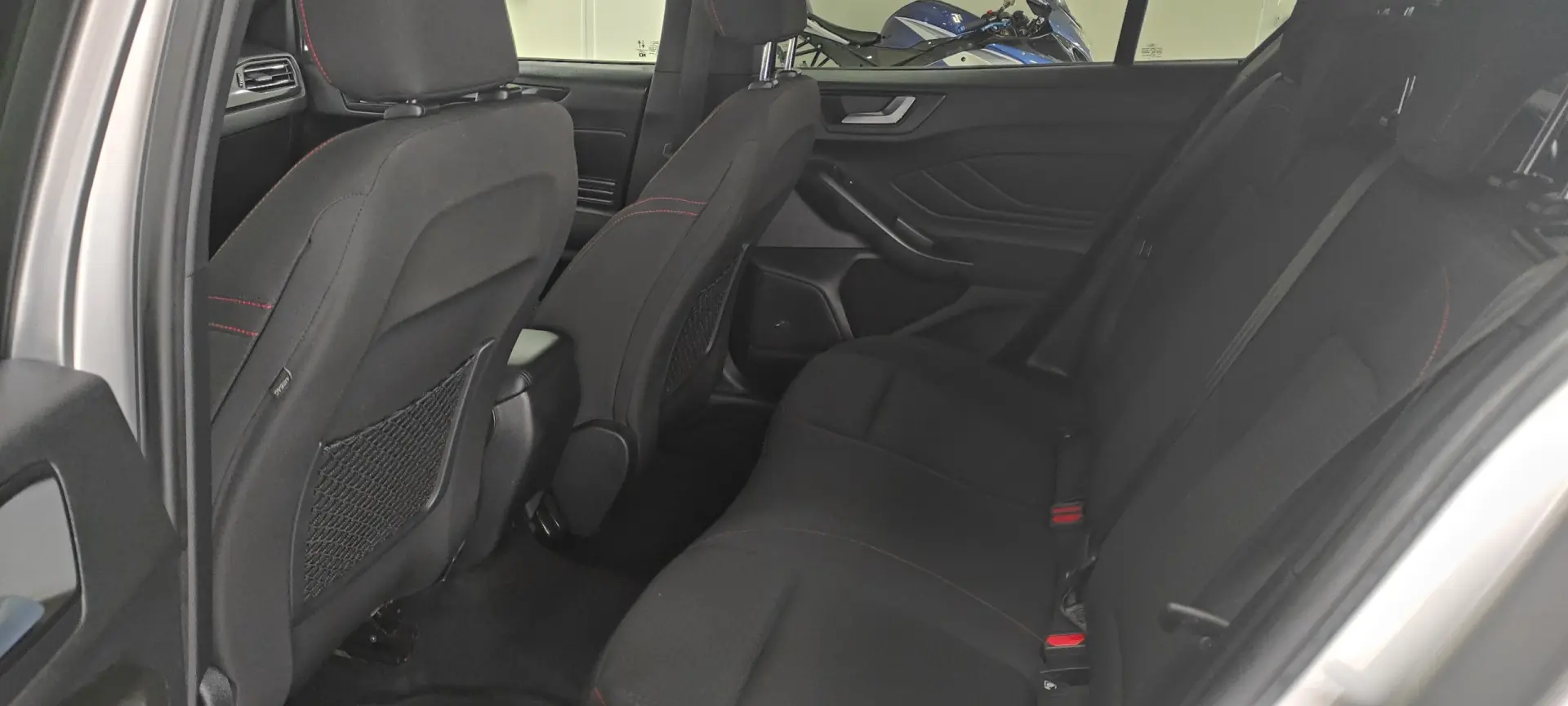 Ford Focus 1.0 EcoBoost MHEV ST-Line 18