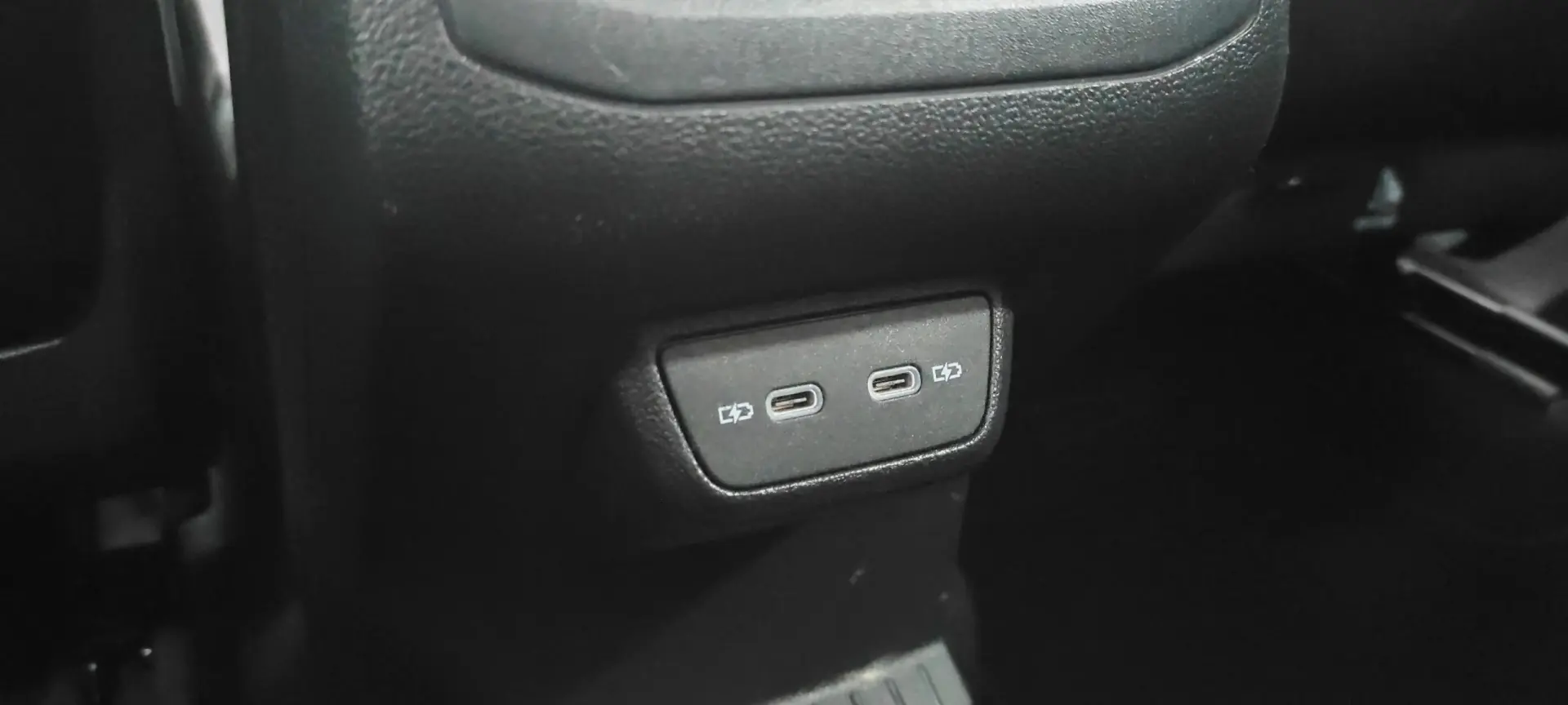Volkswagen T-Cross 1.0 TSI Urban 38