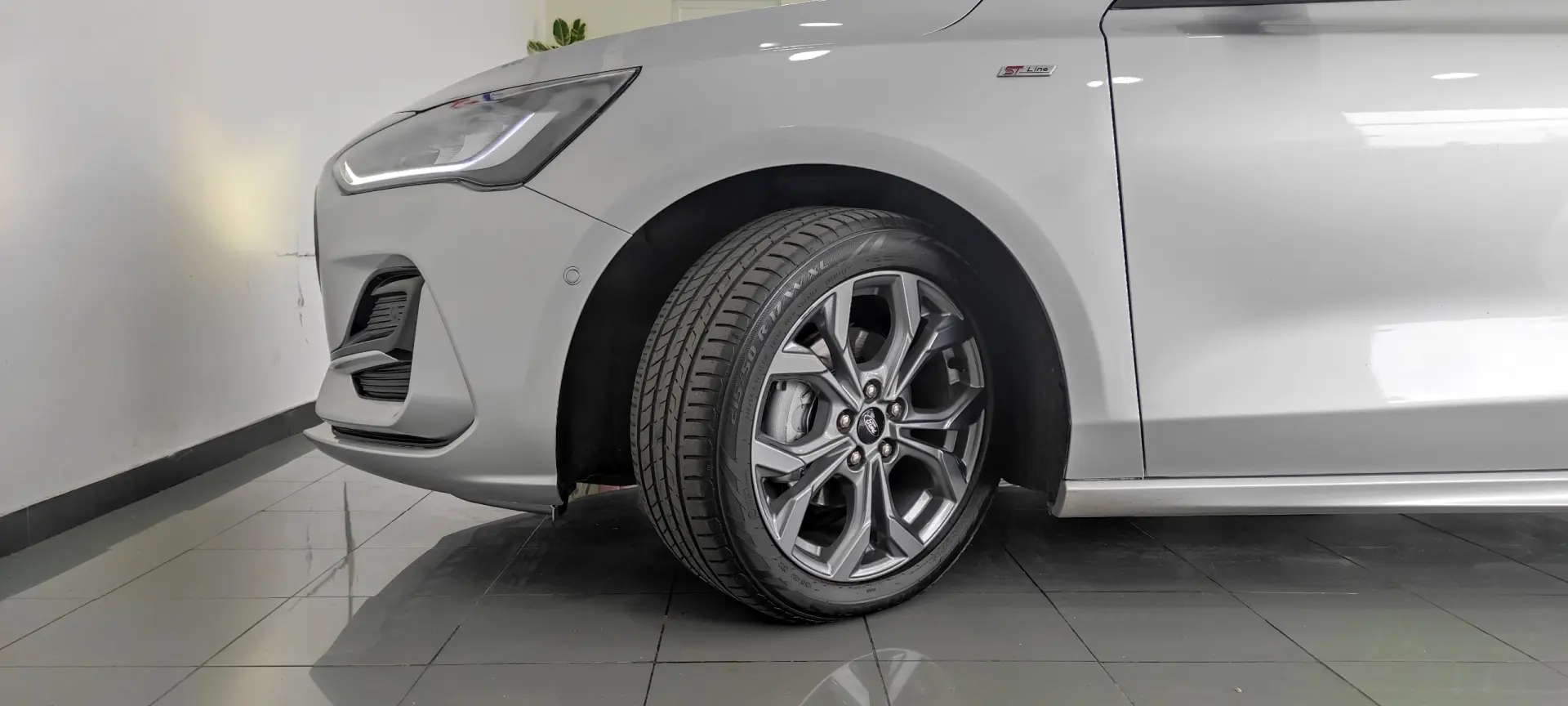 Ford Focus 1.0 EcoBoost MHEV ST-Line 10