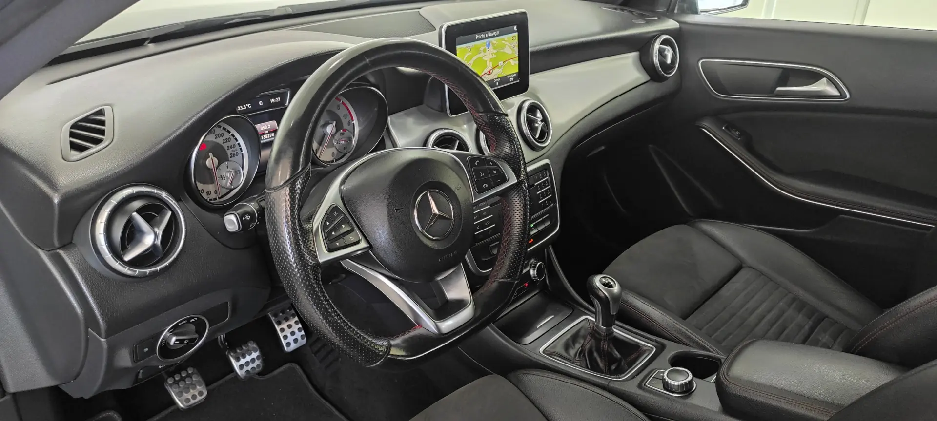 Mercedes-Benz CLA 180 d Shooting Brake AMG Line 5