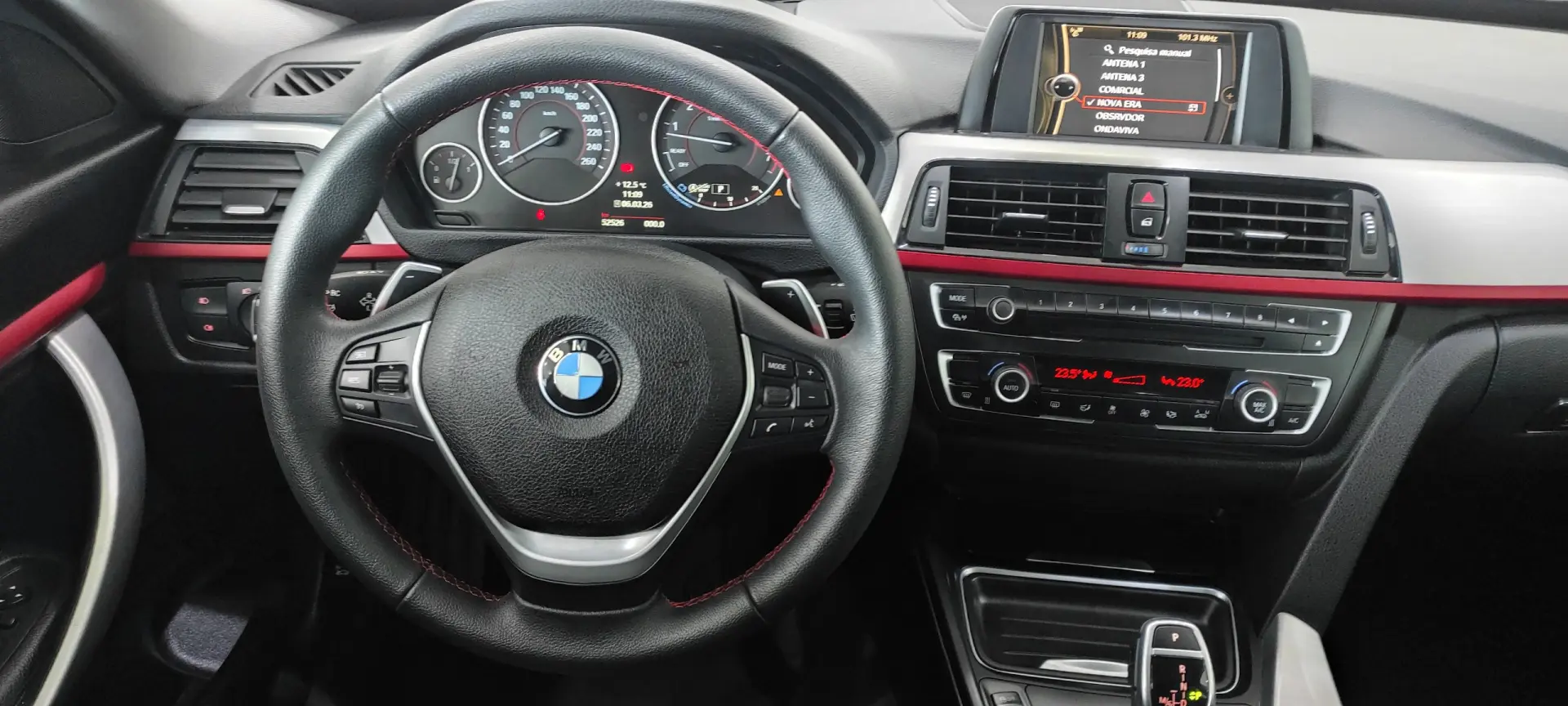 BMW 328 i xDrive Line Sport Auto 26